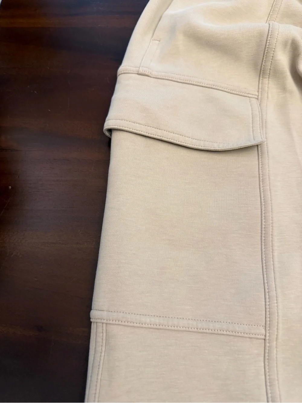 Lululemon Cotton-Blend Double-Knit Mid-Rise Cargo Pant Mojave Tan